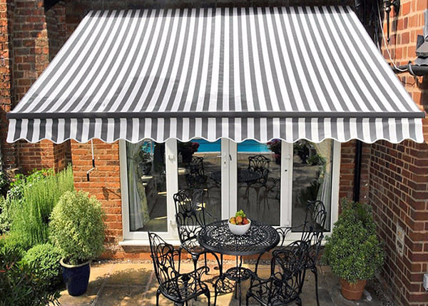 retractable awning