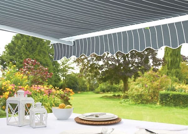 retractable awning